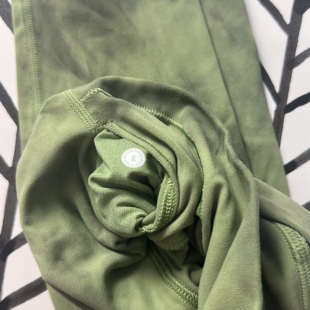 Lululemon aligns - Picture 2 of 3